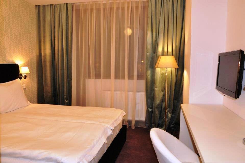Apart Hotel Vlad Tepes Brașov Exterior foto