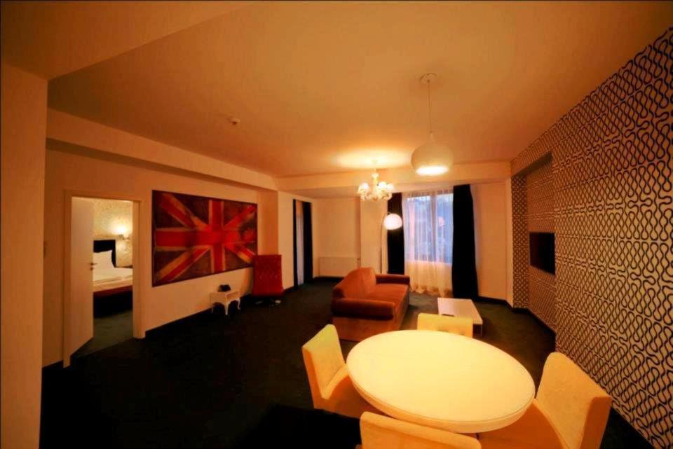 Apart Hotel Vlad Tepes Brașov Exterior foto