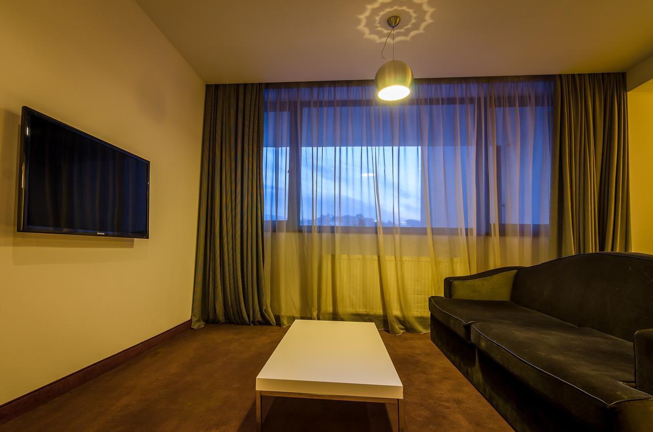 Apart Hotel Vlad Tepes Brașov Exterior foto